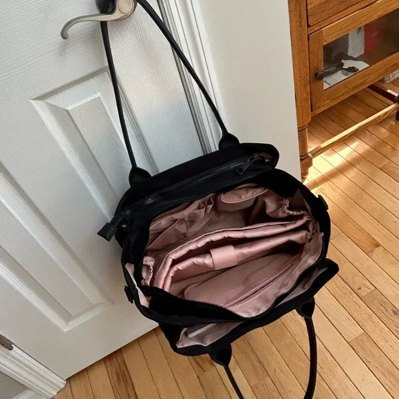 Poppy & Peonies Black Daily Tote Bag - Picture 3 of 6